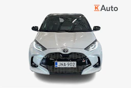 harmaa Toyota Yaris 2023 kuva 4.