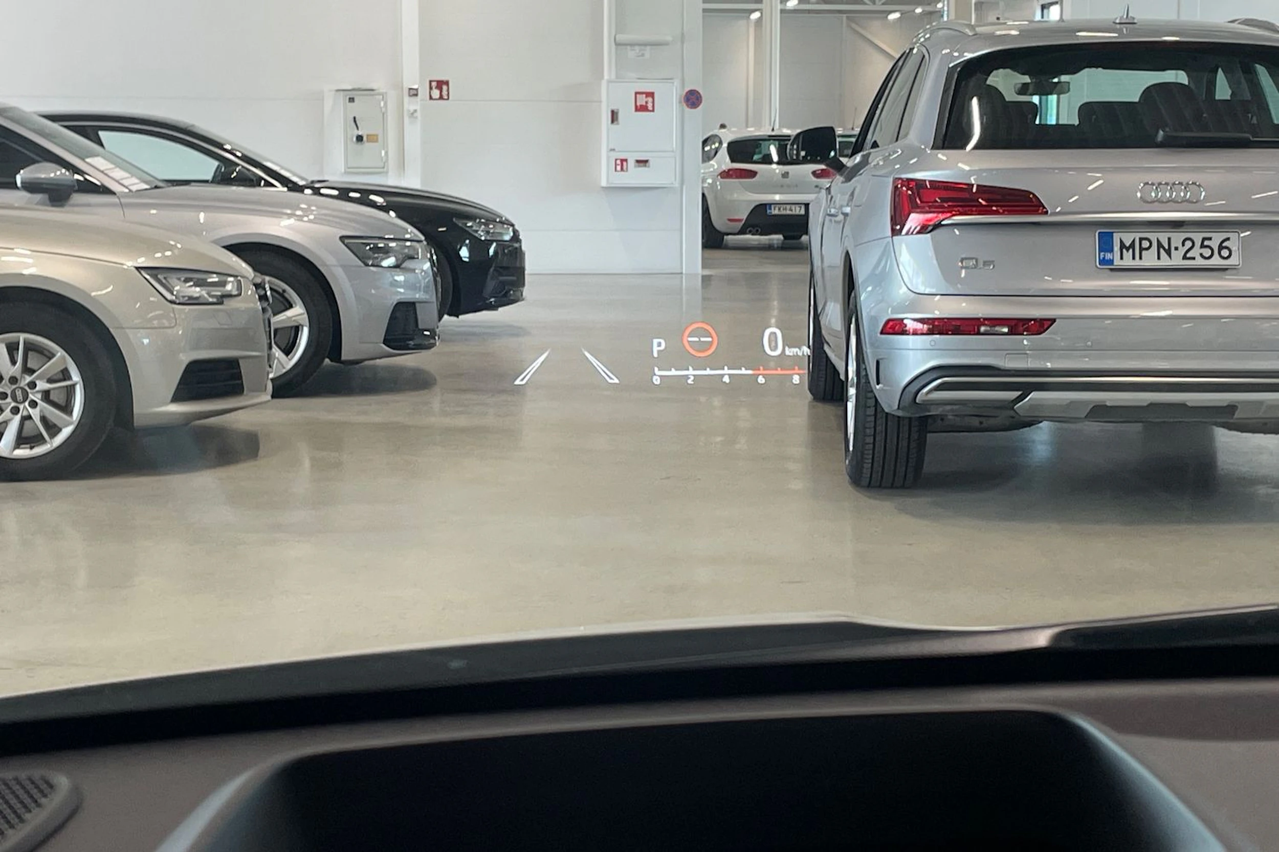 harmaa Toyota Yaris 2023 kuva 18.