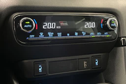 harmaa Toyota Yaris 2023 kuva 24.
