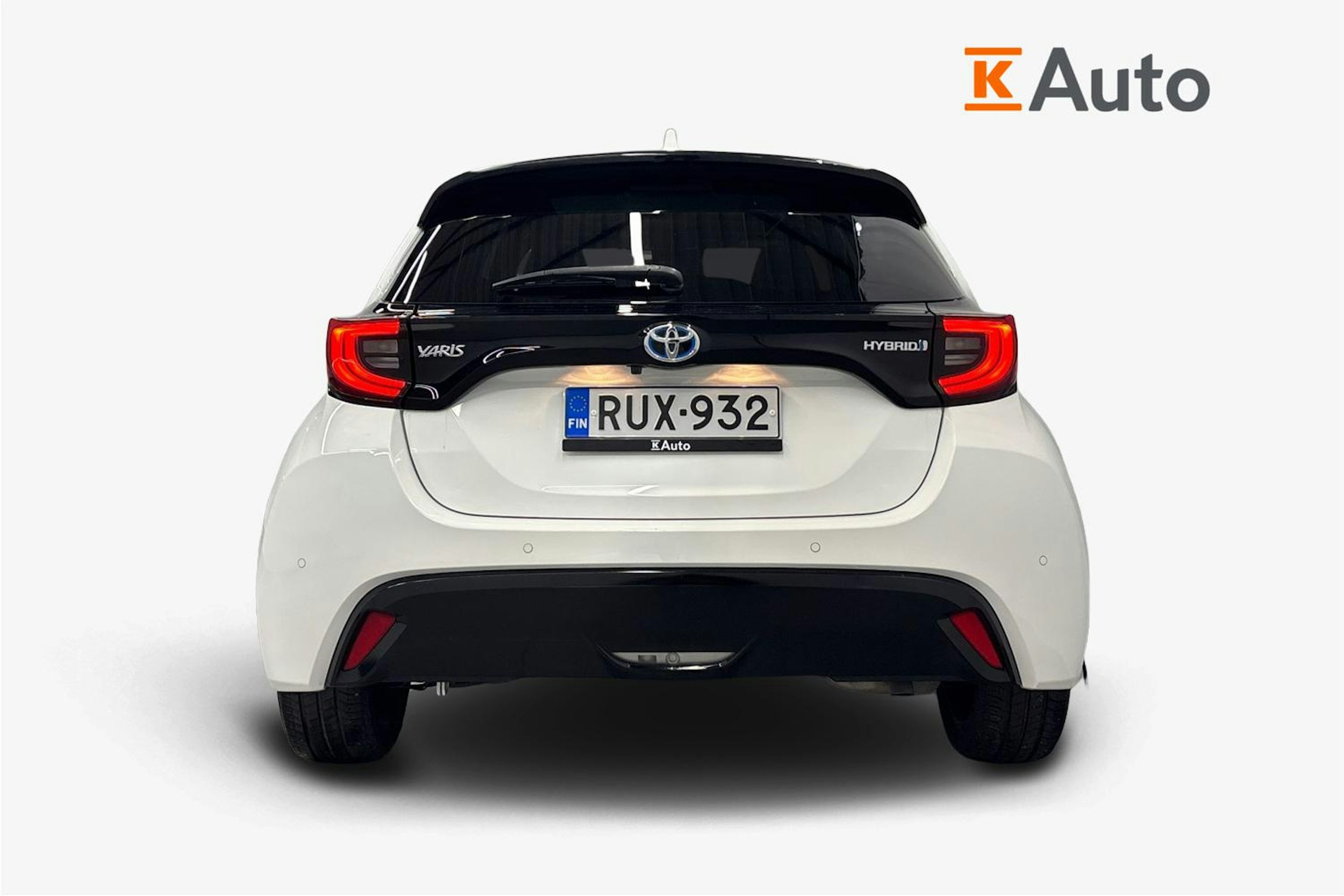 valkoinen Toyota Yaris 2023 kuva 3.