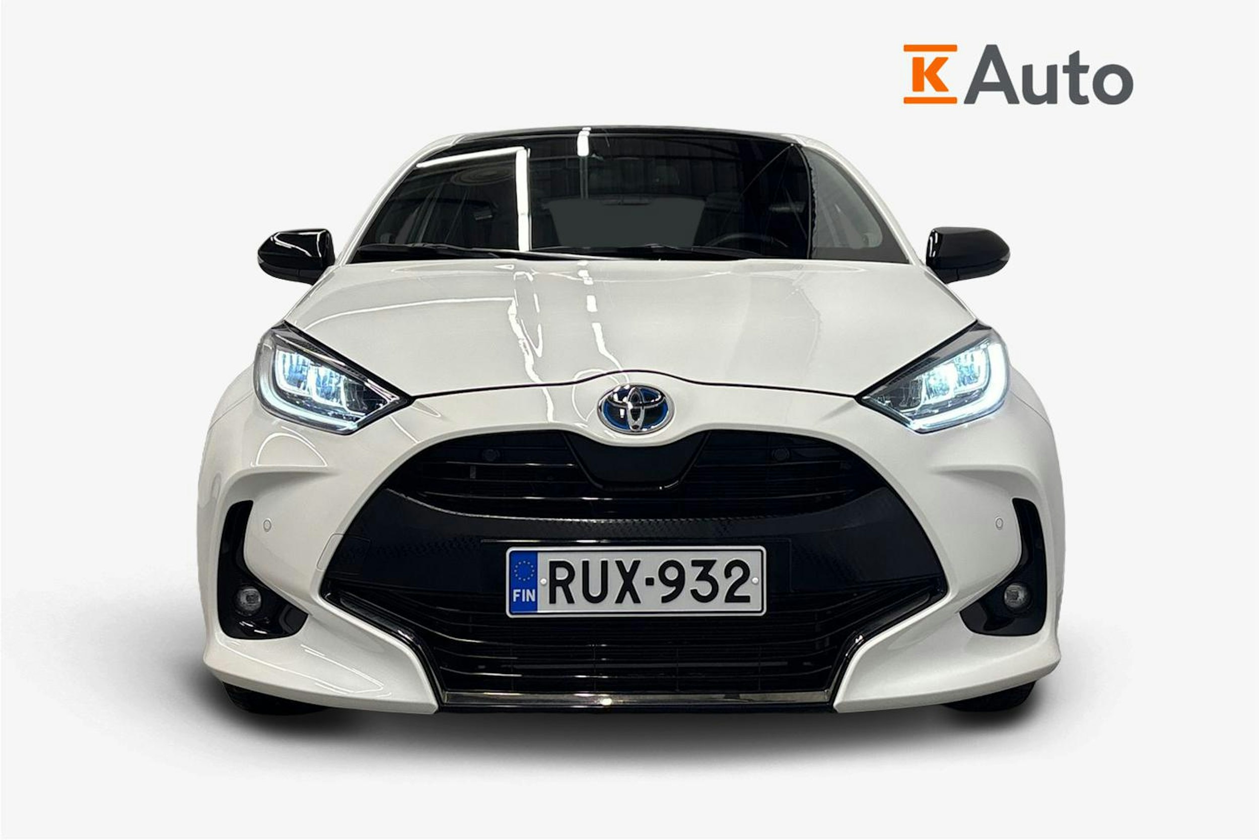 valkoinen Toyota Yaris 2023 kuva 5.