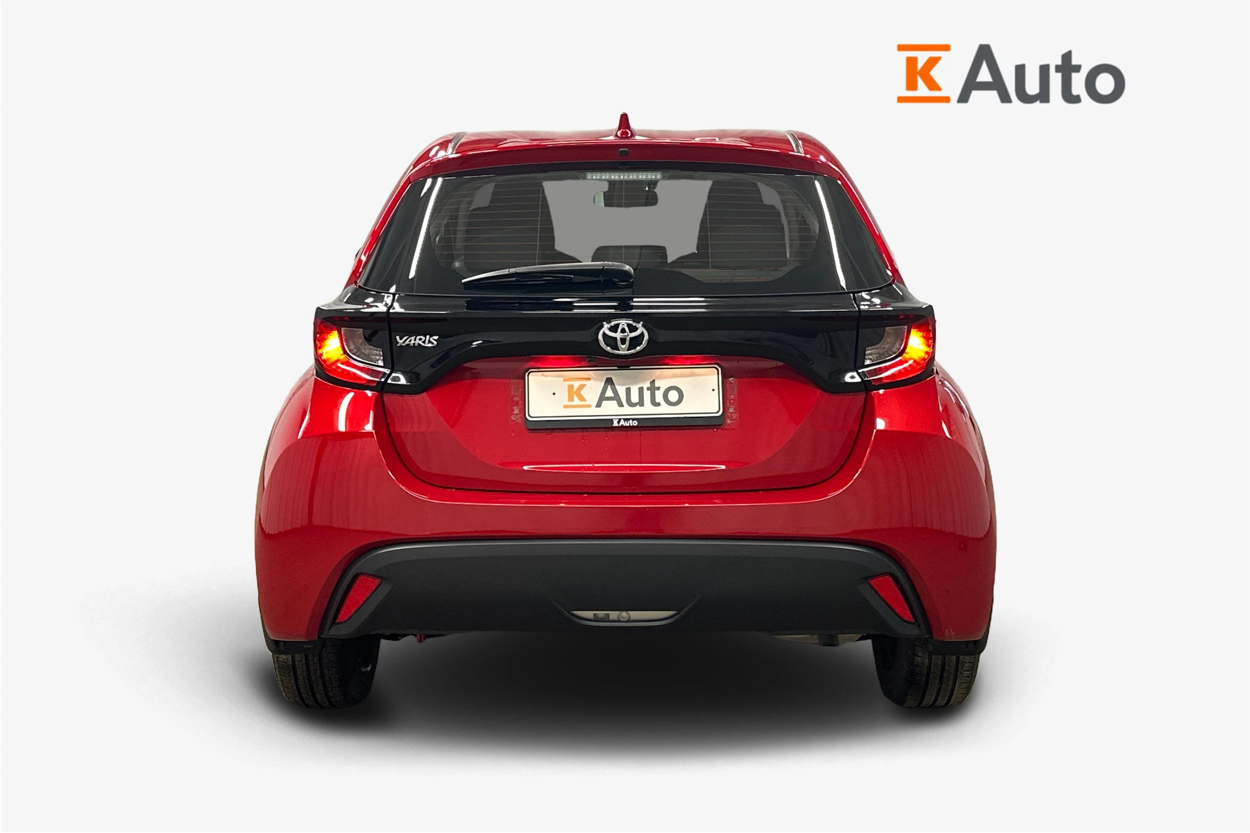 punainen Toyota Yaris 2024 kuva 3.