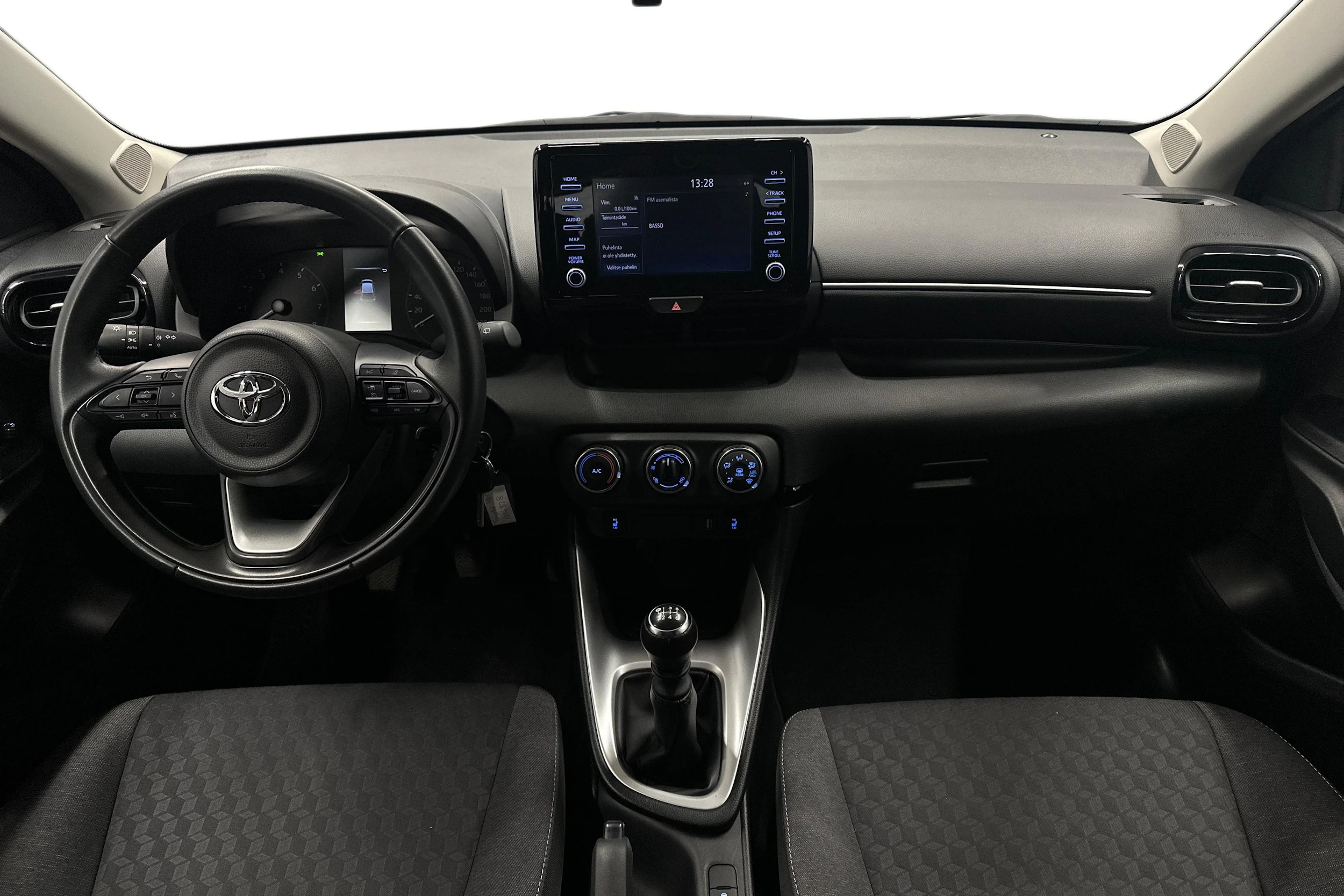 punainen Toyota Yaris 2024 kuva 7.