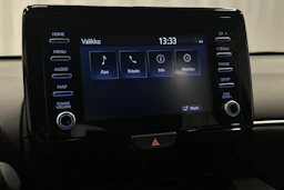 punainen Toyota Yaris 2024 kuva 17.