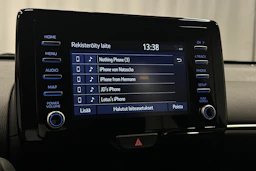 punainen Toyota Yaris 2024 kuva 22.