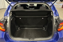 sininen Toyota Yaris 2024 kuva 14.