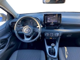 sininen Toyota Yaris 2024 kuva 3.