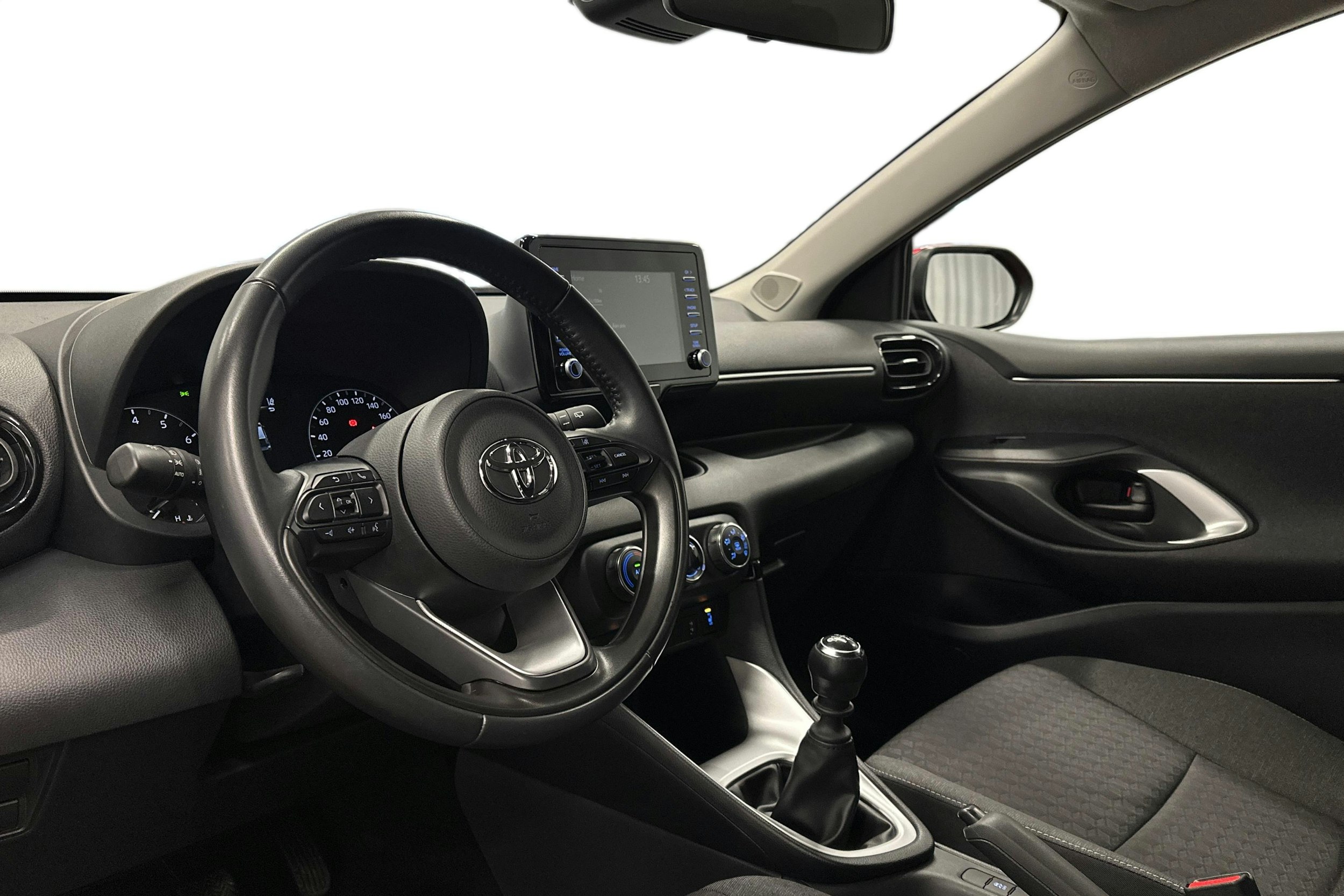 punainen Toyota Yaris 2024 kuva 7.