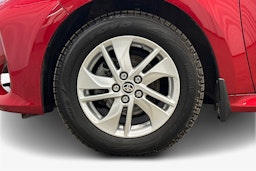 punainen Toyota Yaris 2024 kuva 11.