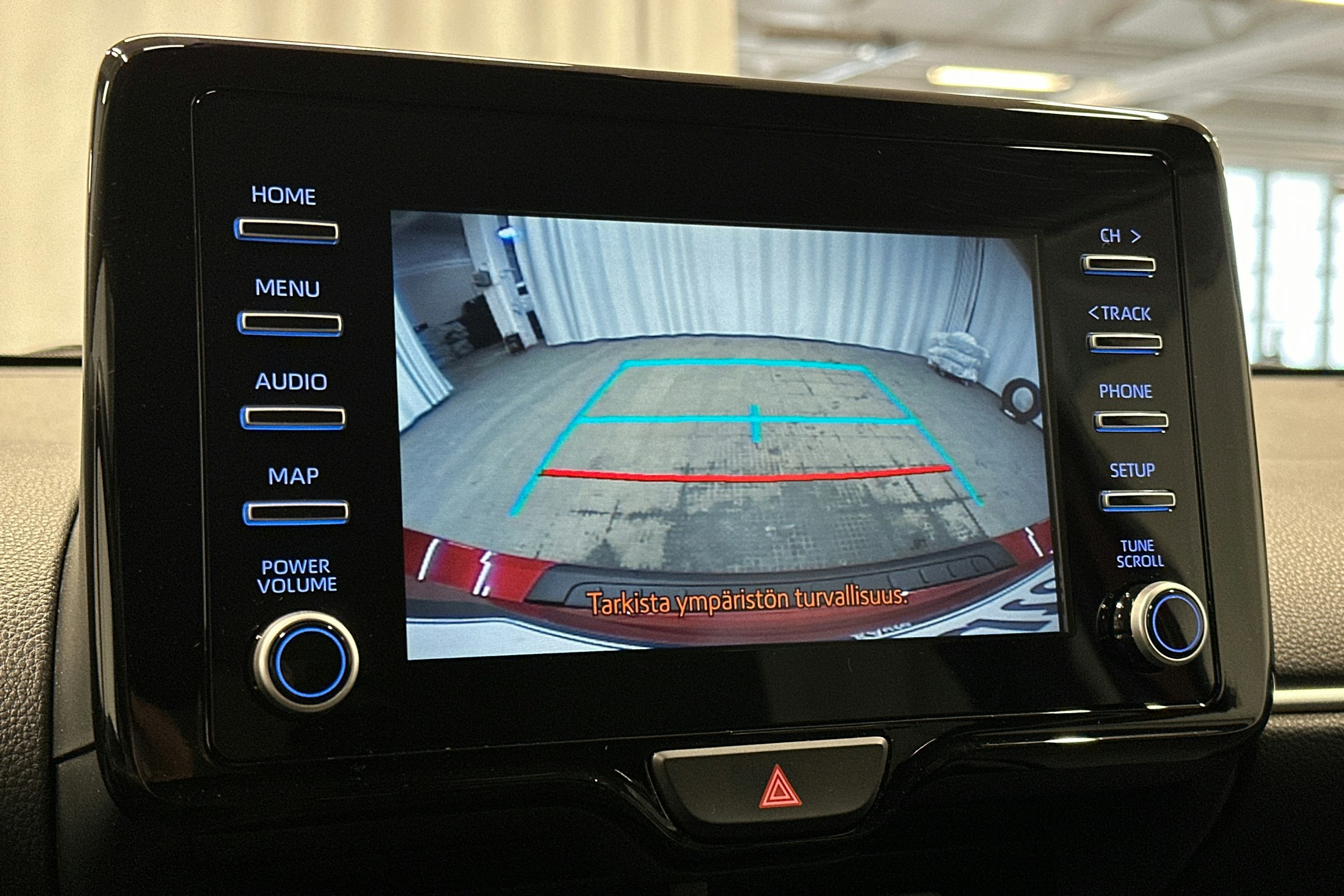 punainen Toyota Yaris 2024 kuva 21.