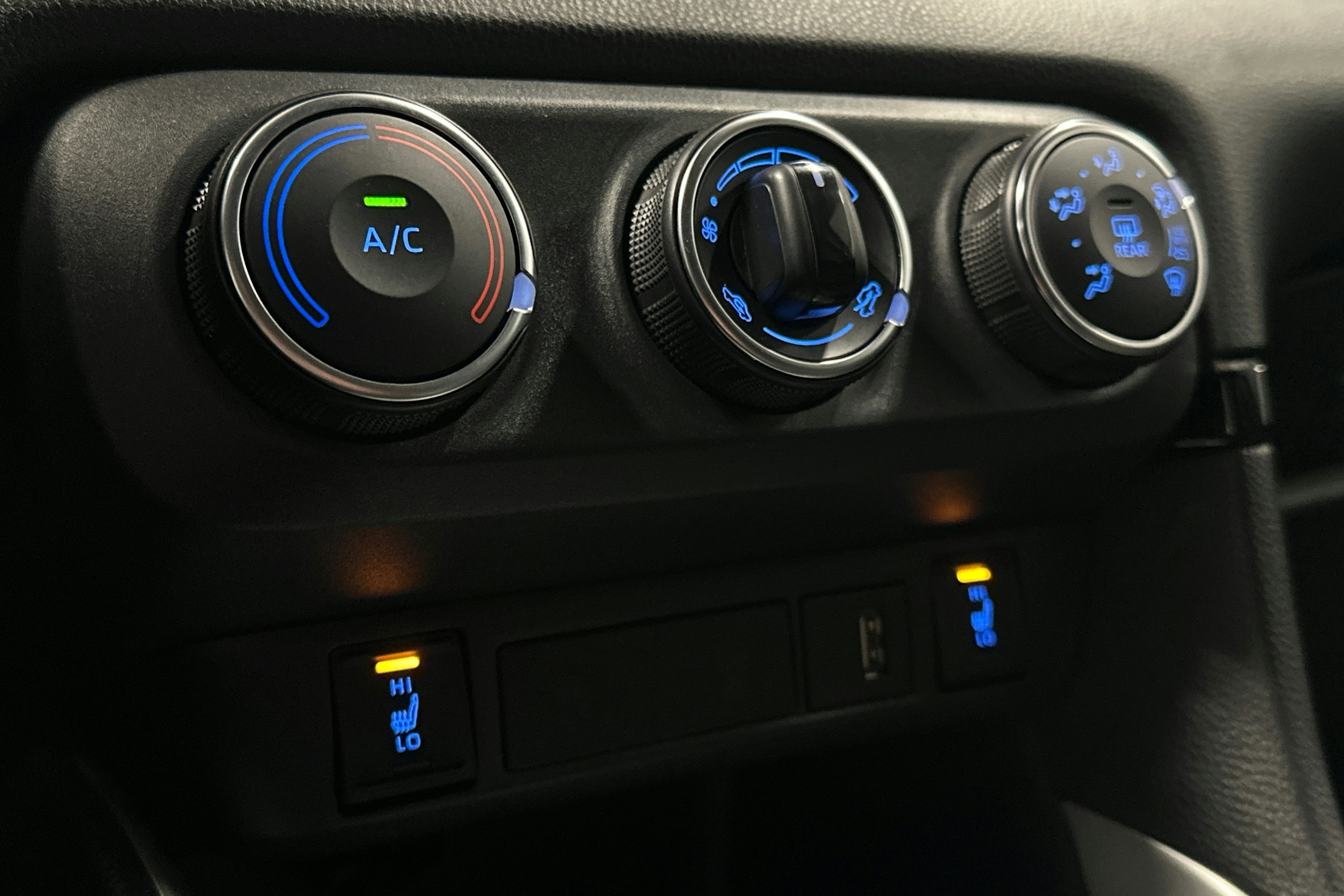 punainen Toyota Yaris 2024 kuva 22.