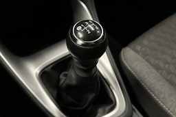 punainen Toyota Yaris 2024 kuva 23.