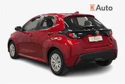 punainen Toyota Yaris 2024 kuva 2.