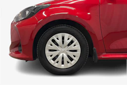 punainen Toyota Yaris 2024 kuva 9.
