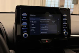 punainen Toyota Yaris 2024 kuva 18.
