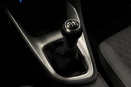 punainen Toyota Yaris 2024 kuva 23.