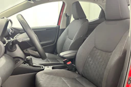 punainen Toyota Yaris 2024 kuva 12.