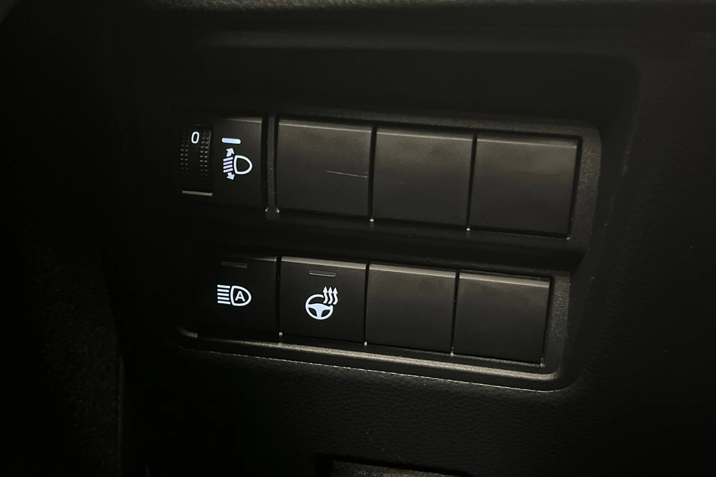 punainen Toyota Yaris 2024 kuva 16.