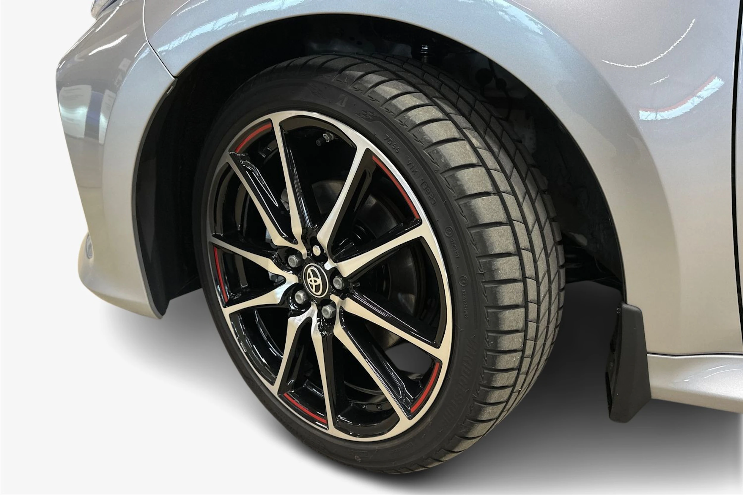 hopea Toyota Yaris 2024 kuva 12.