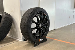 hopea Toyota Yaris 2024 kuva 13.
