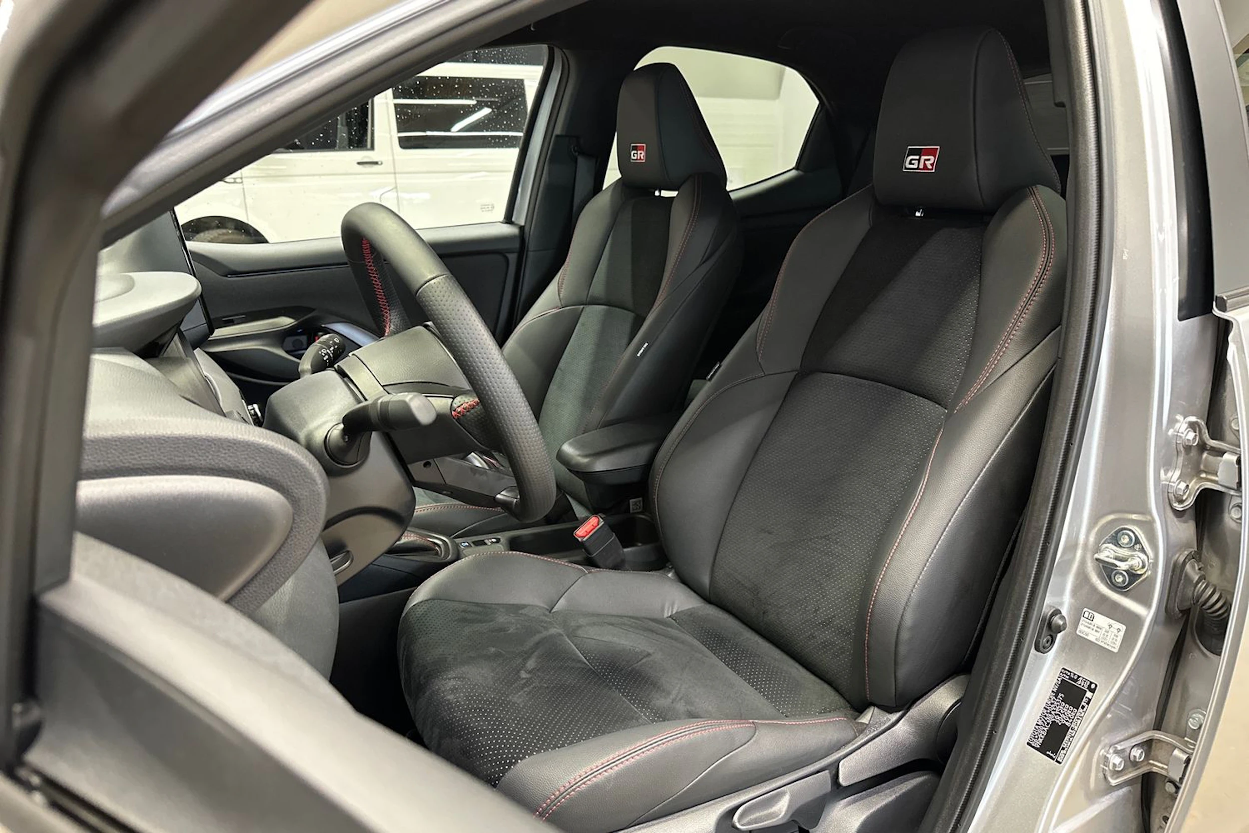 hopea Toyota Yaris 2024 kuva 17.