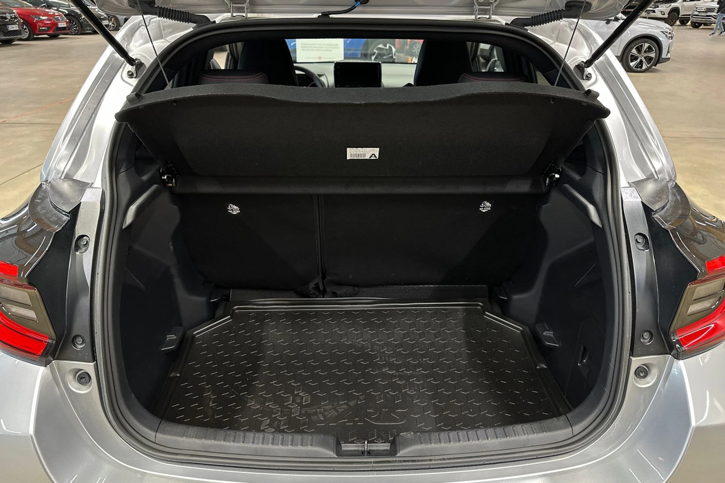 hopea Toyota Yaris 2024 kuva 30.