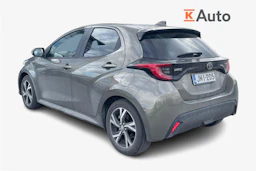 ruskea (beige) Toyota Yaris 2024 kuva 2.