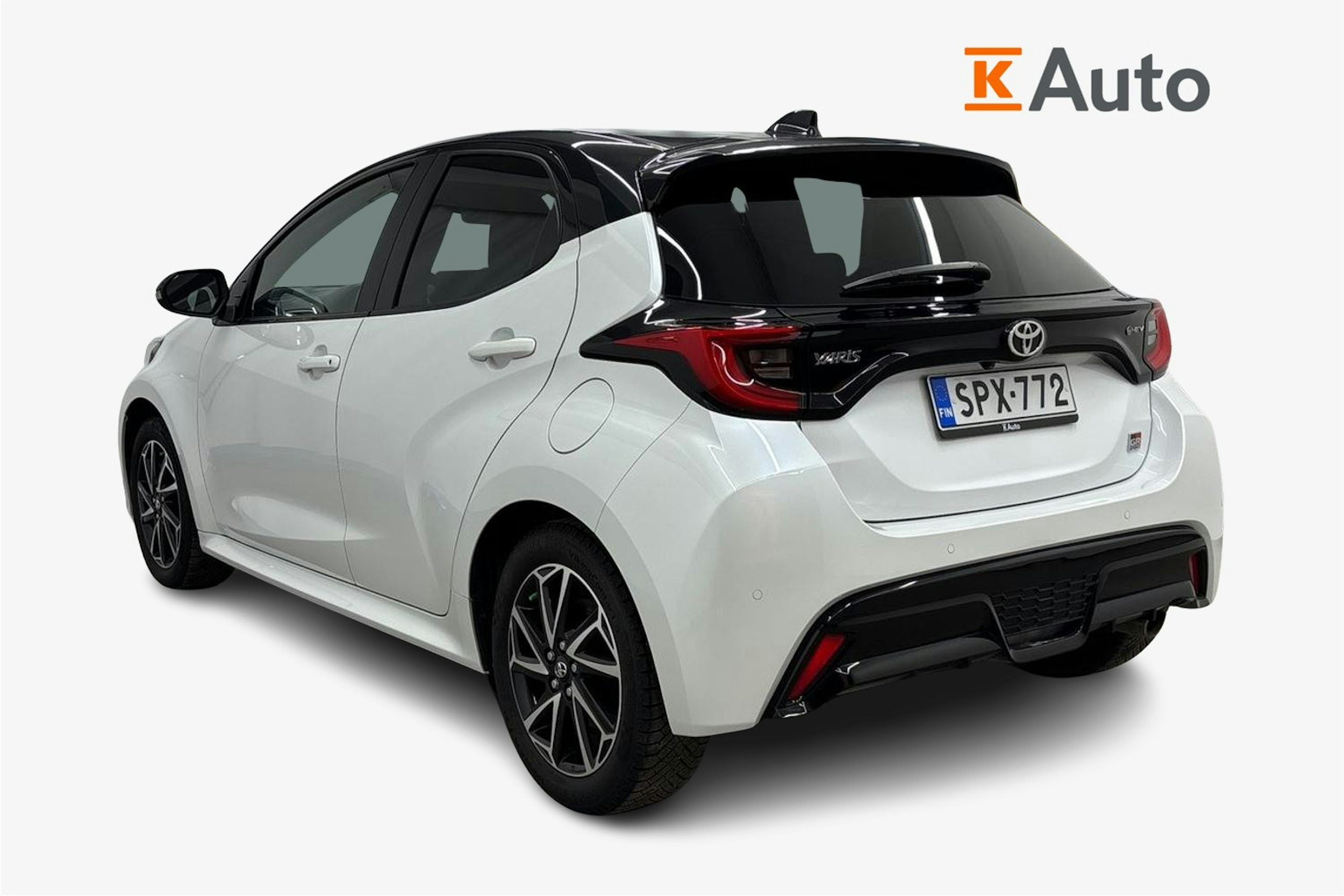 Valkoinen Toyota Yaris 2024 kuva 2.