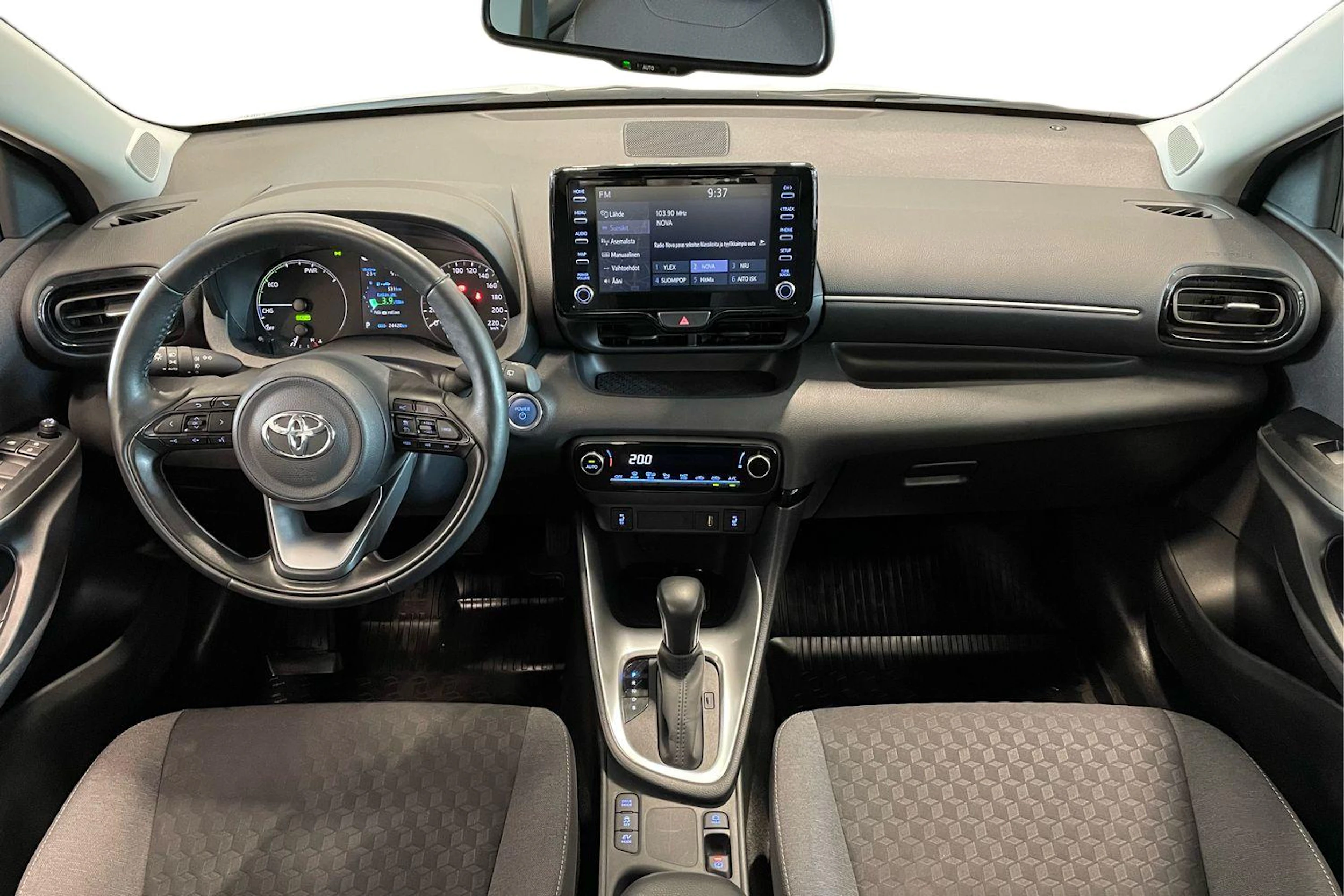 Toyota Yaris 1,5 Hybrid Limited Edition 2024, photo 7/26