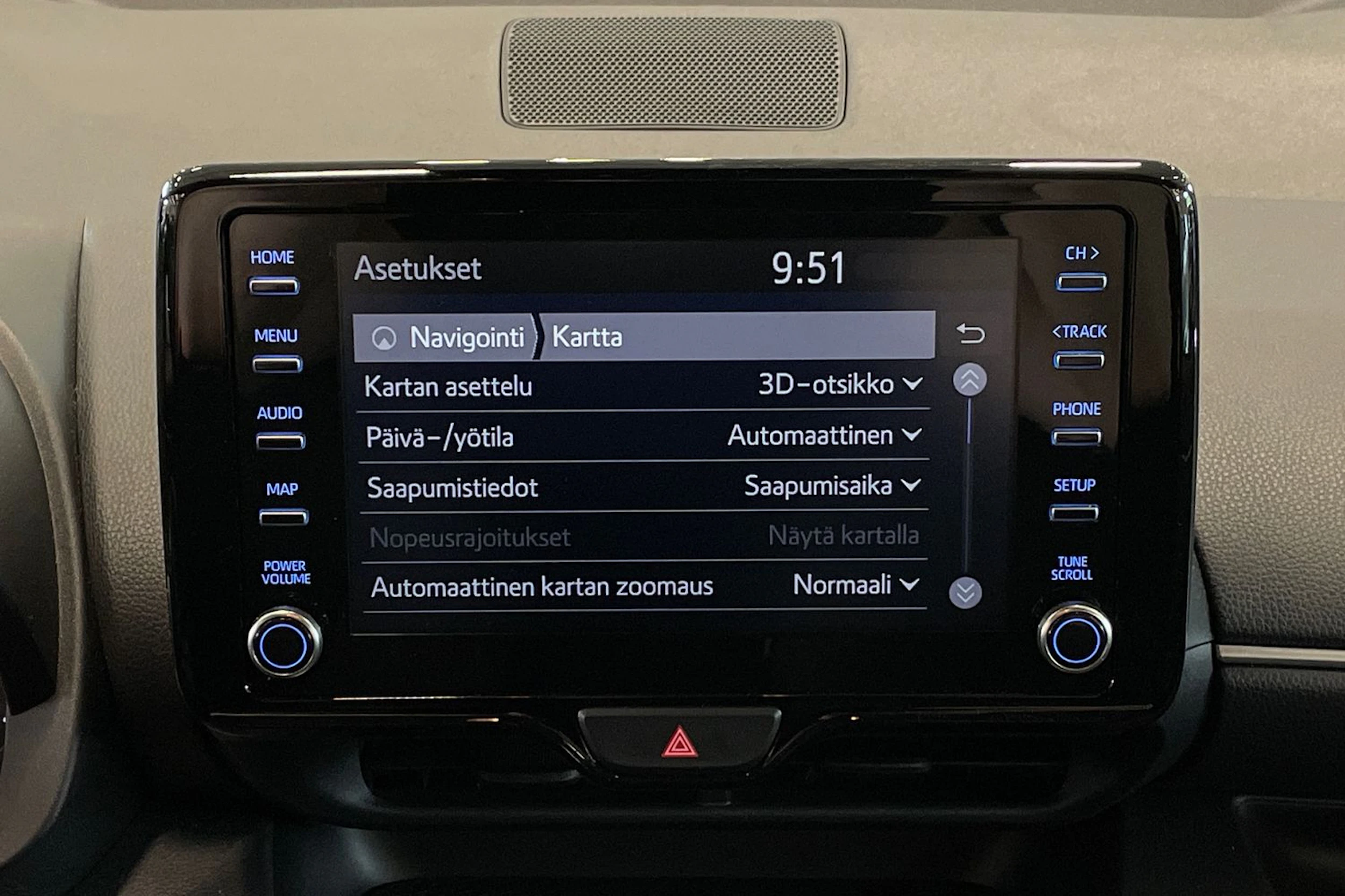 valkoinen Toyota Yaris 2024 kuva 18.