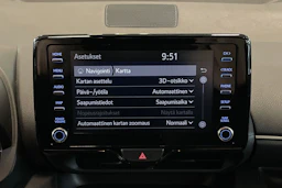 valkoinen Toyota Yaris 2024 kuva 18.