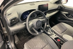 Musta Toyota Yaris 2025 kuva 7.