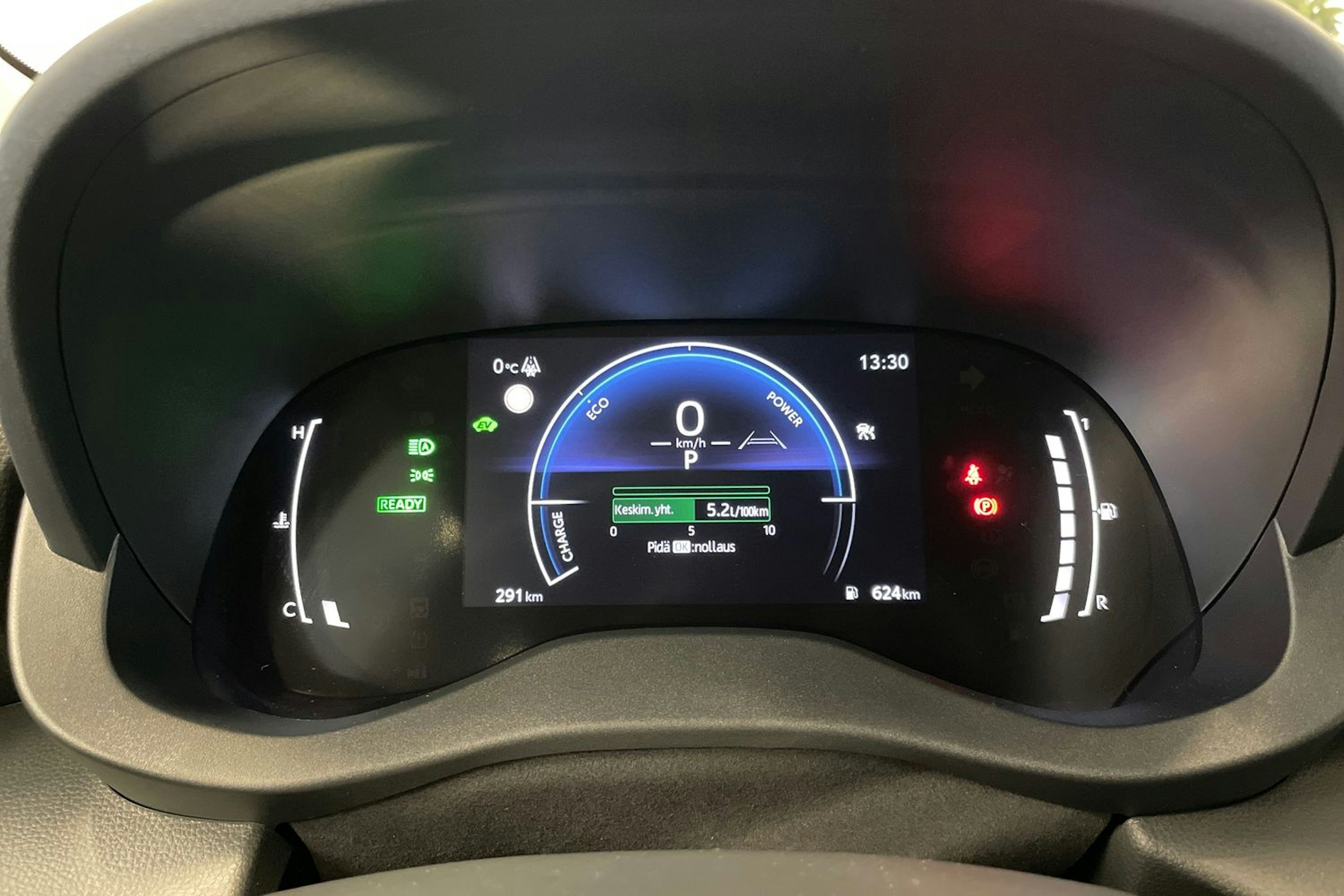 Musta Toyota Yaris 2025 kuva 14.