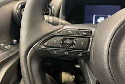 Musta Toyota Yaris 2025 kuva 15.