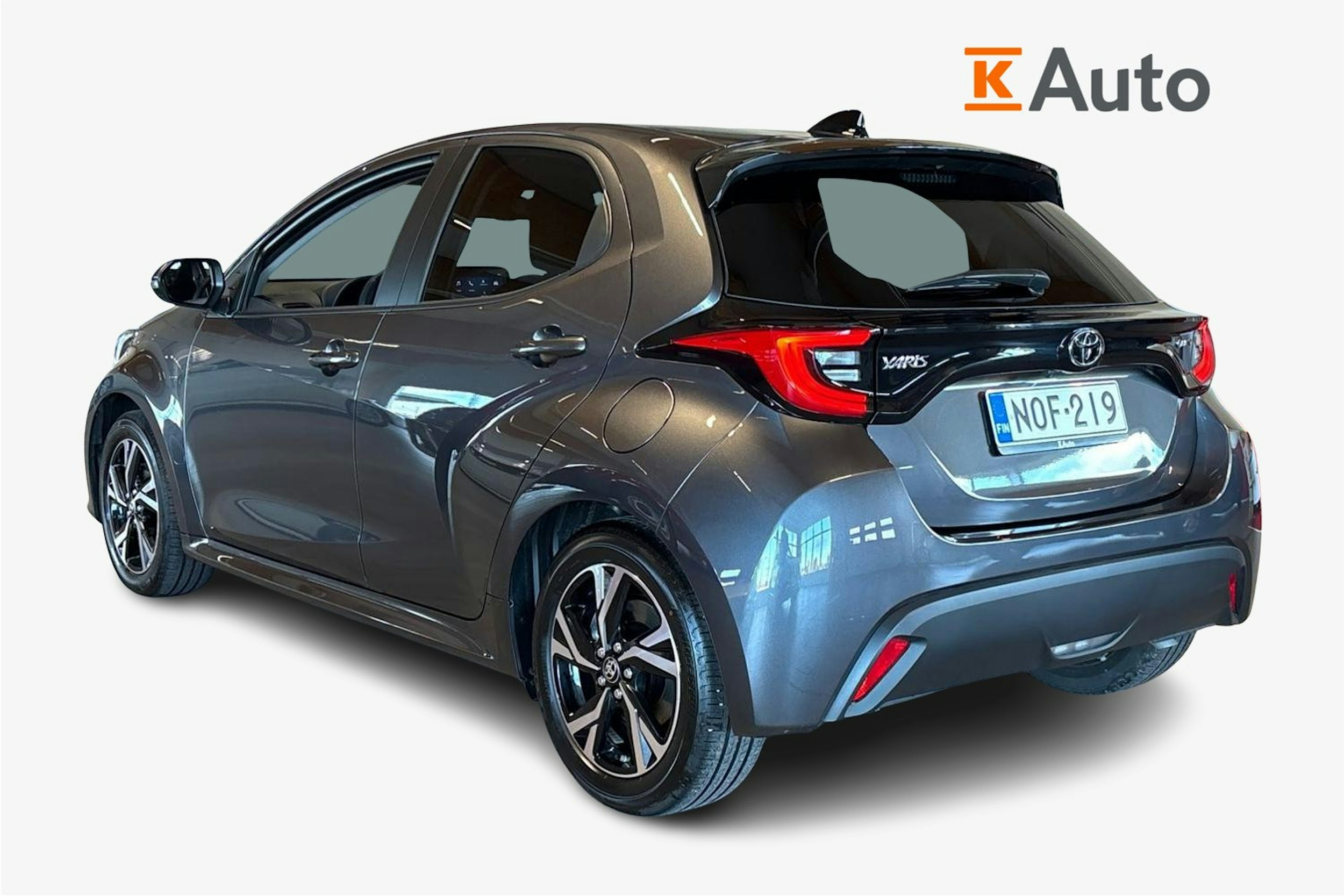 Harmaa Toyota Yaris 2025 kuva 2.