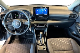Harmaa Toyota Yaris 2025 kuva 7.