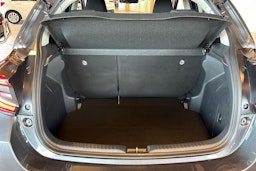 Harmaa Toyota Yaris 2025 kuva 13.