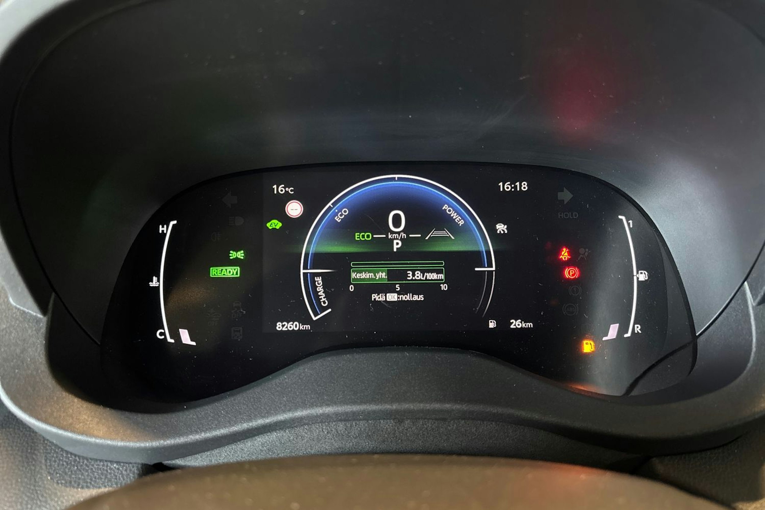 Harmaa Toyota Yaris 2025 kuva 14.