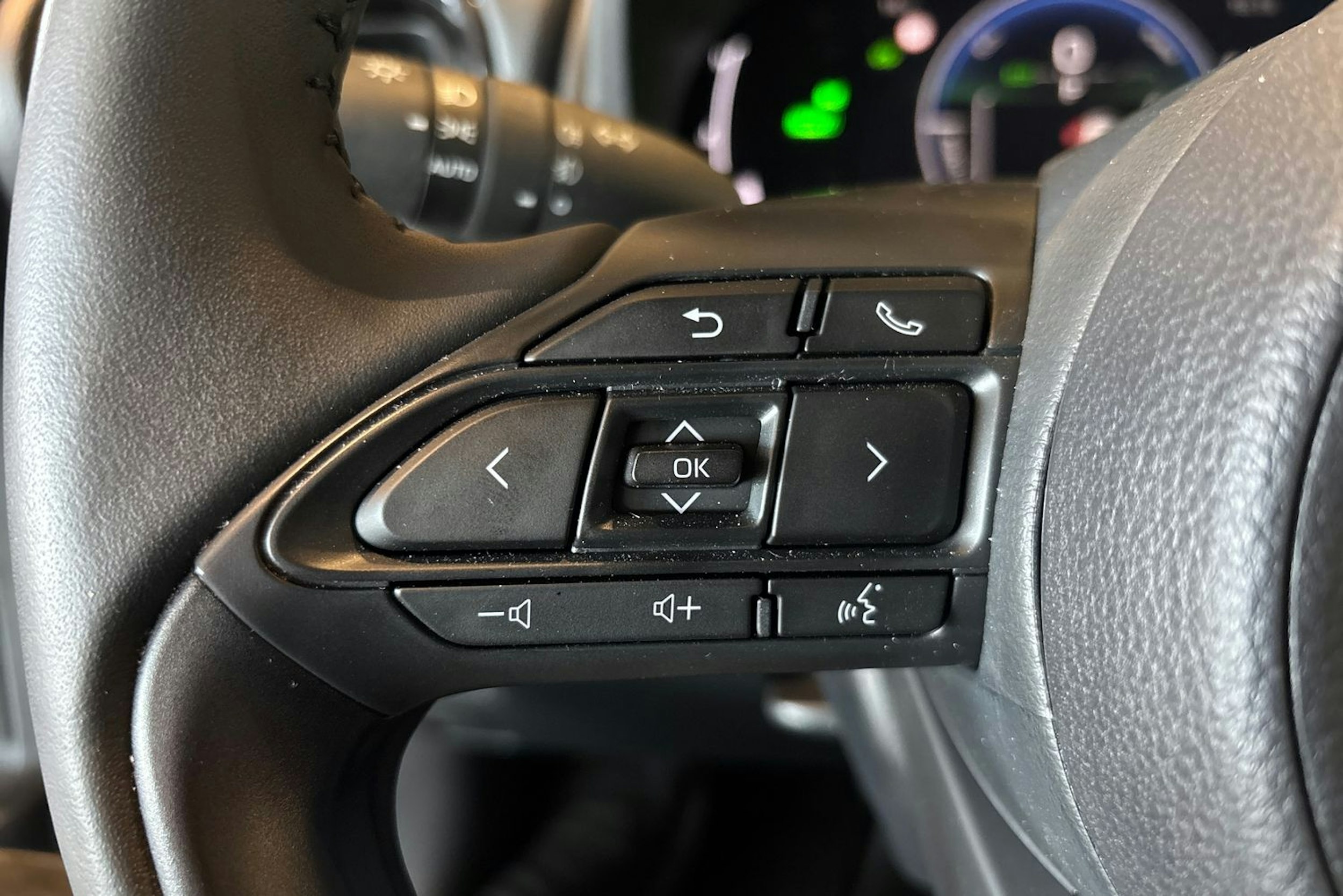 Harmaa Toyota Yaris 2025 kuva 19.