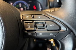 Harmaa Toyota Yaris 2025 kuva 20.