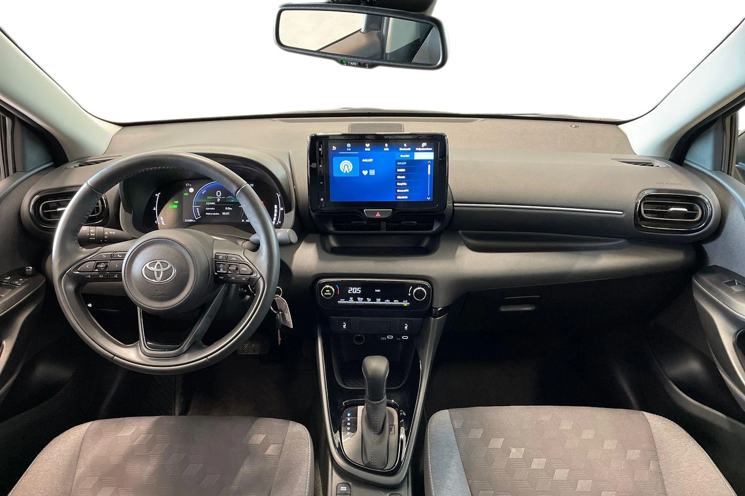 musta Toyota Yaris 2025 kuva 9.