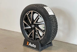 musta Toyota Yaris 2025 kuva 13.