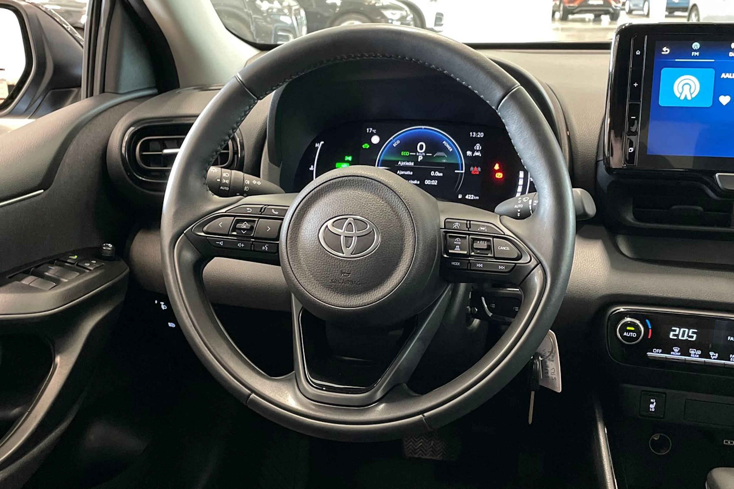 musta Toyota Yaris 2025 kuva 16.
