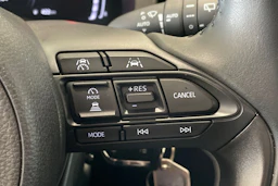 musta Toyota Yaris 2025 kuva 18.