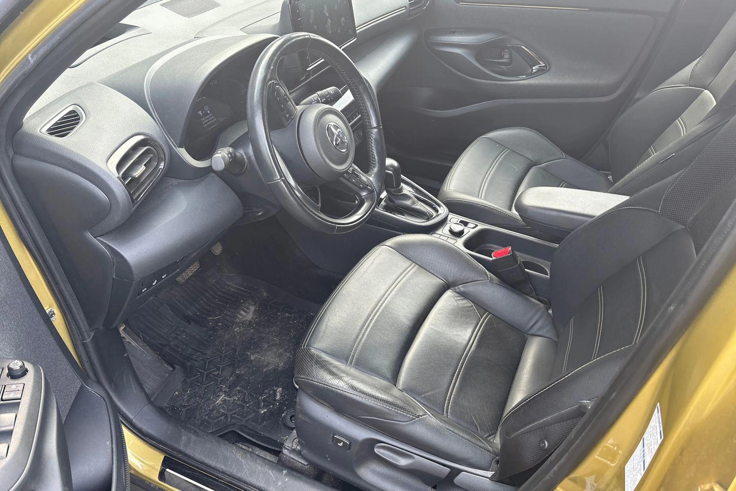 keltainen Toyota Yaris Cross 2021 kuva 3.