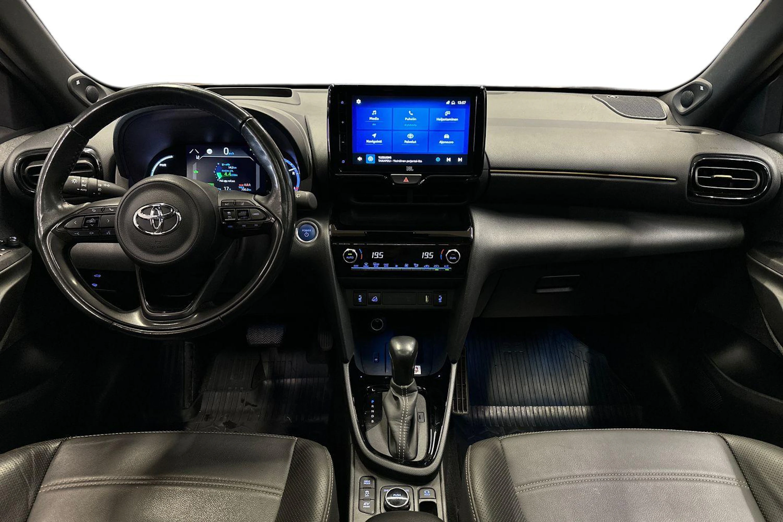 keltainen Toyota Yaris Cross 2021 kuva 7.