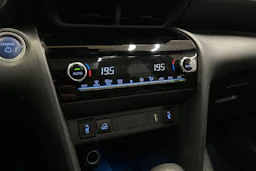 keltainen Toyota Yaris Cross 2021 kuva 19.