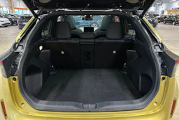 keltainen Toyota Yaris Cross 2021 kuva 28.