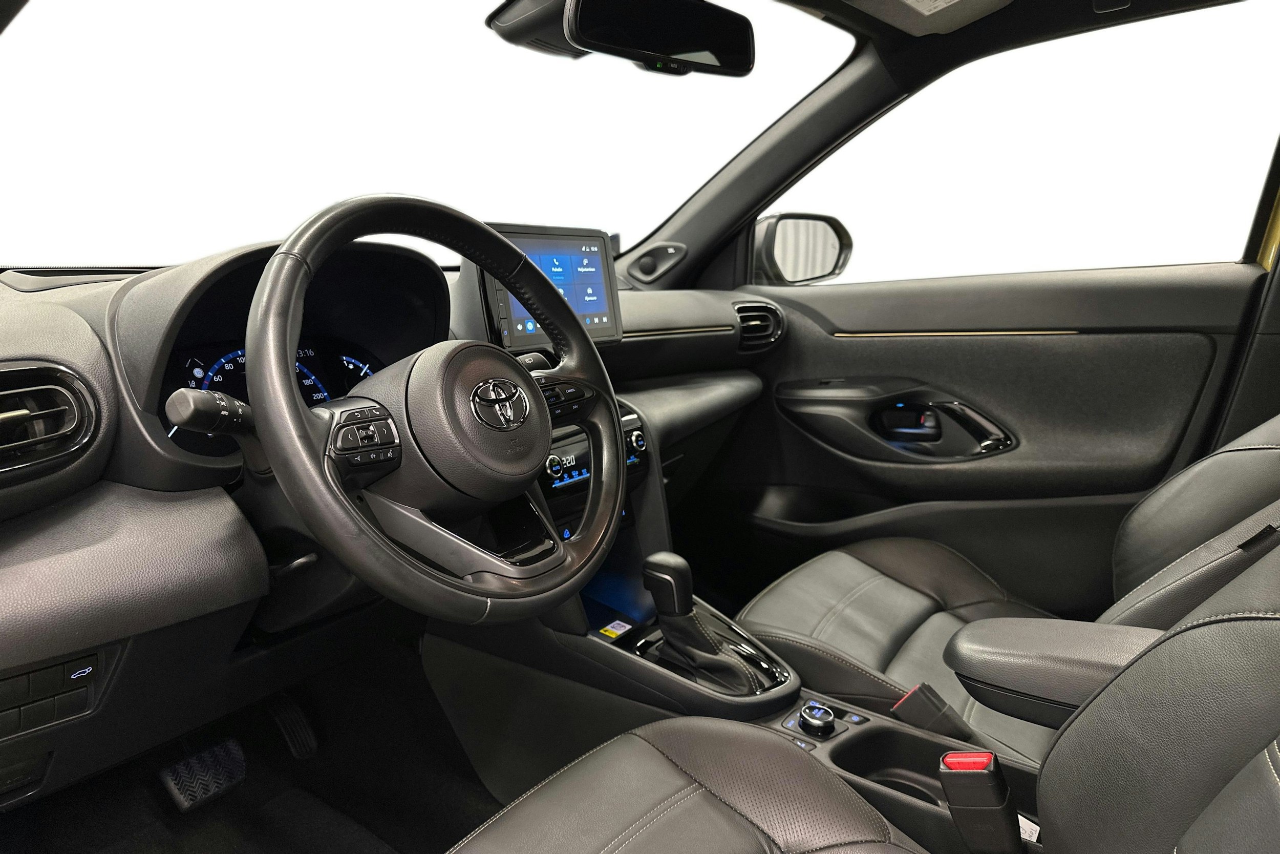 keltainen Toyota Yaris Cross 2021 kuva 7.