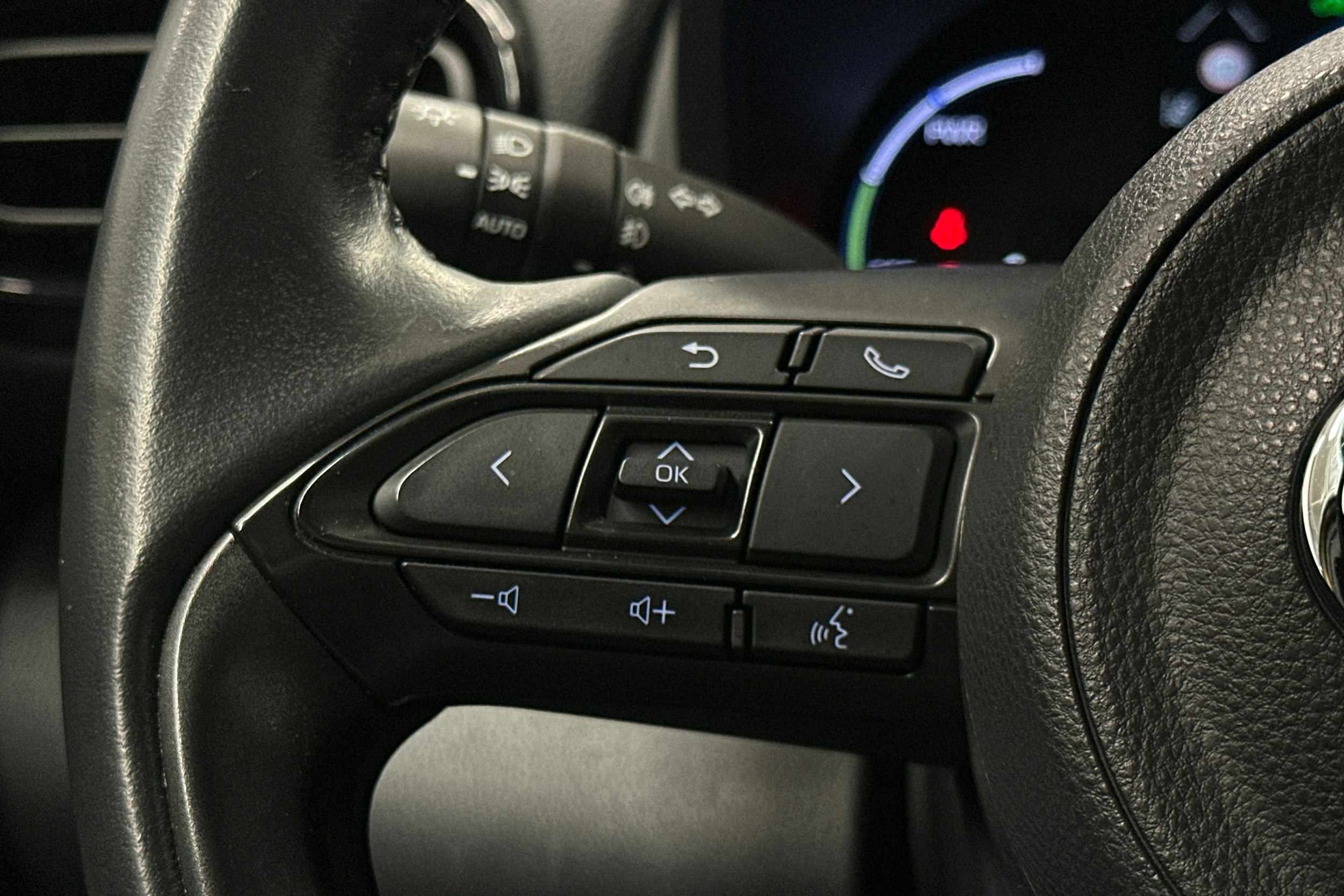 keltainen Toyota Yaris Cross 2021 kuva 18.
